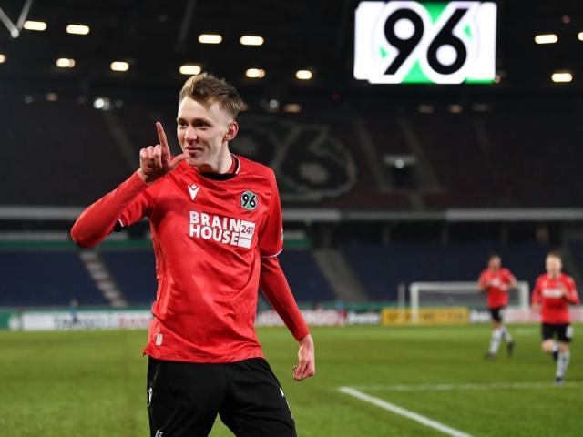 星空体育登入-只会吃饭睡觉打拜仁，门兴竟被德乙保级队3球淘汰