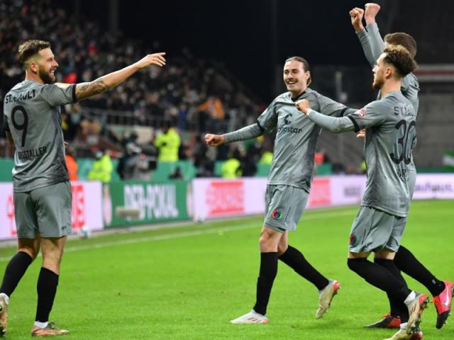 星空足球官网-德国杯德乙双杀德甲！多特出局，科隆诡异点球被吹